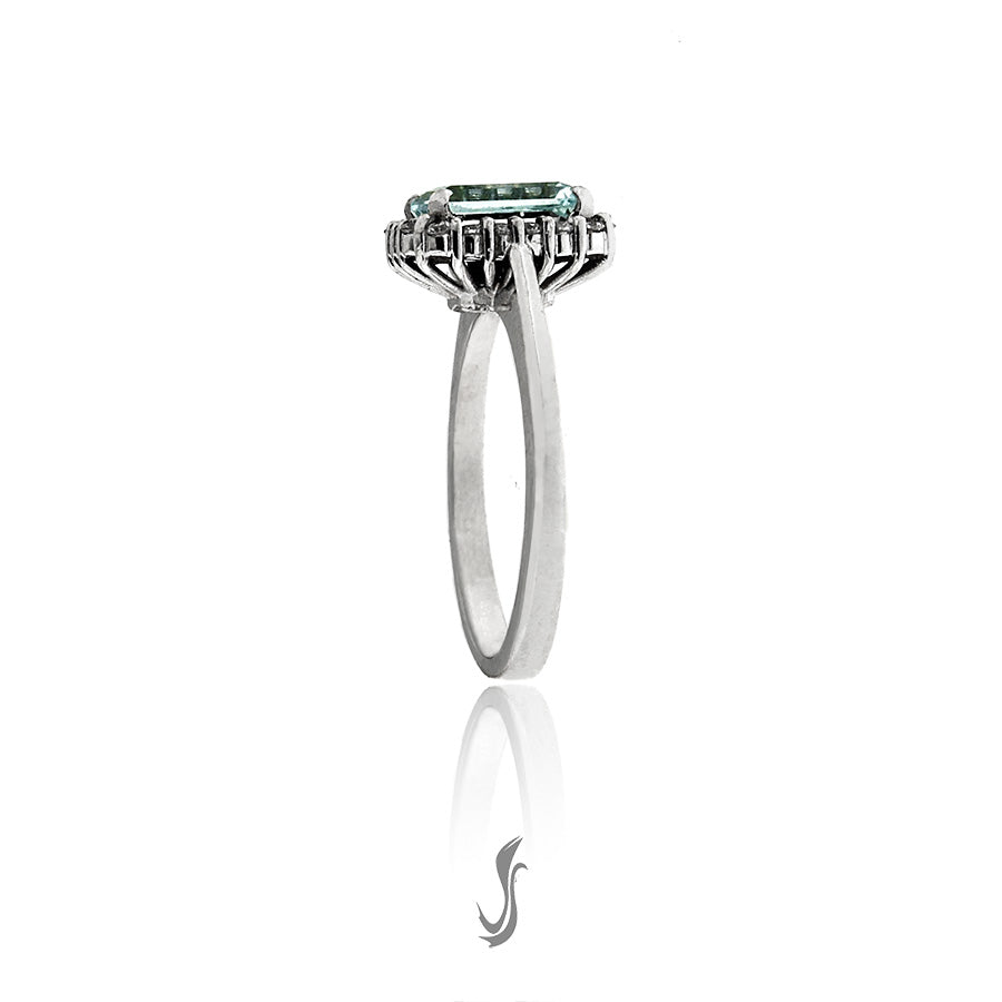 anello acquamarina taglio rettangolare, diamanti in oro bianco 750°°°