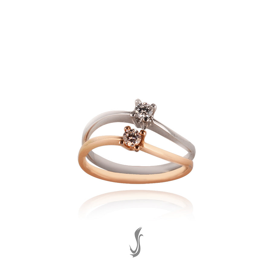 anello solitario con diamanti in oro bicolore