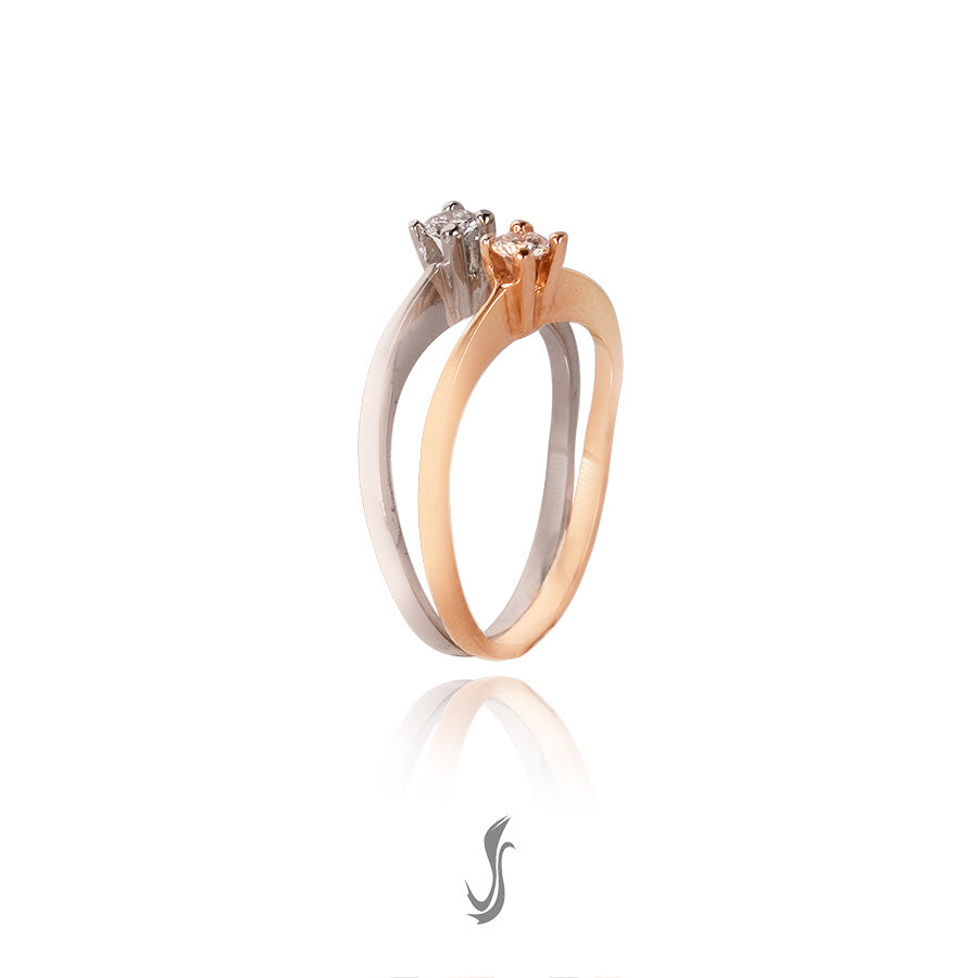anello solitario con diamanti in oro bicolore