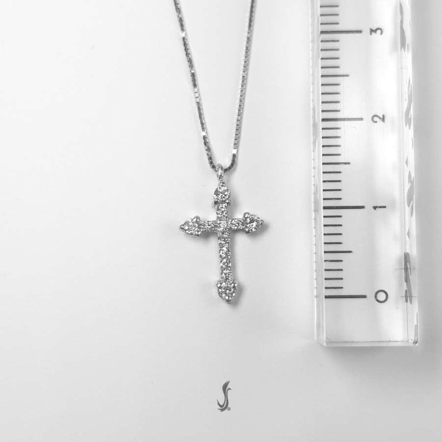 croce in oro 750°°° diamanti taglio brillante con collanina