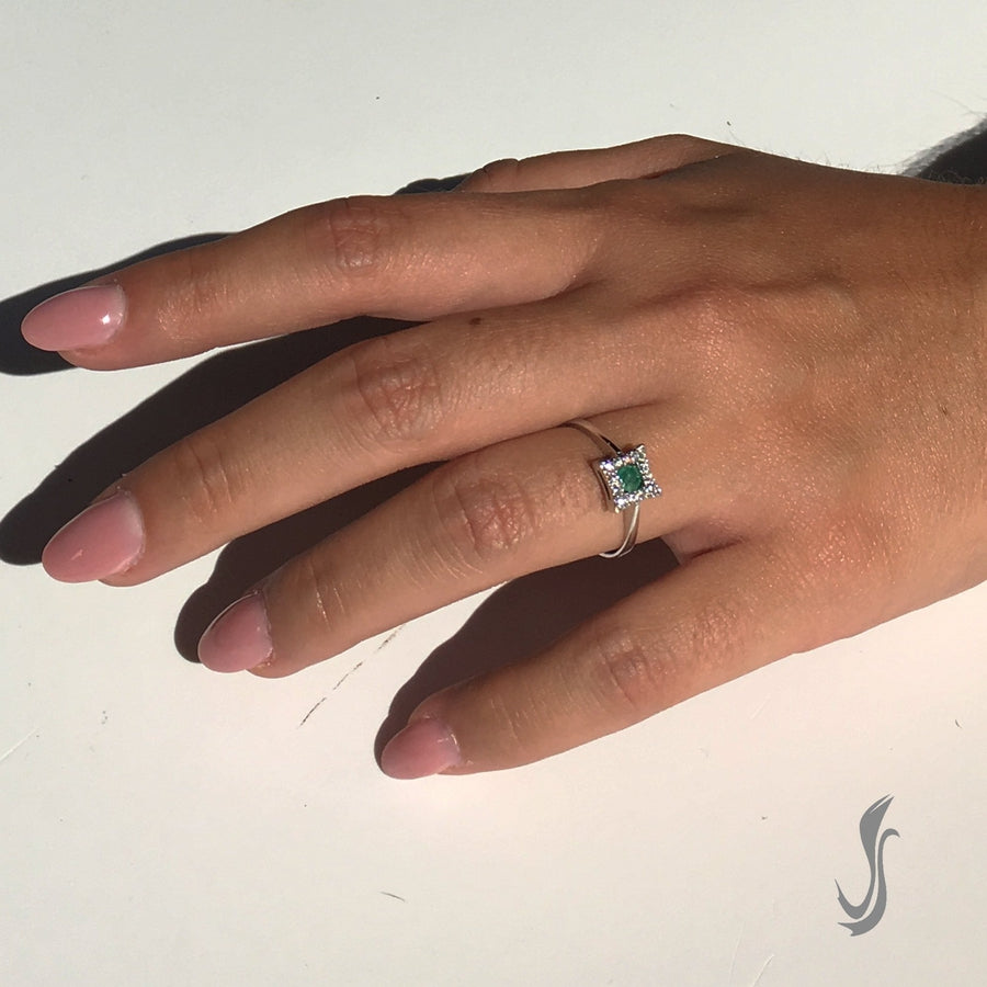 04465 anello diamanti e smeraldo Shanghai