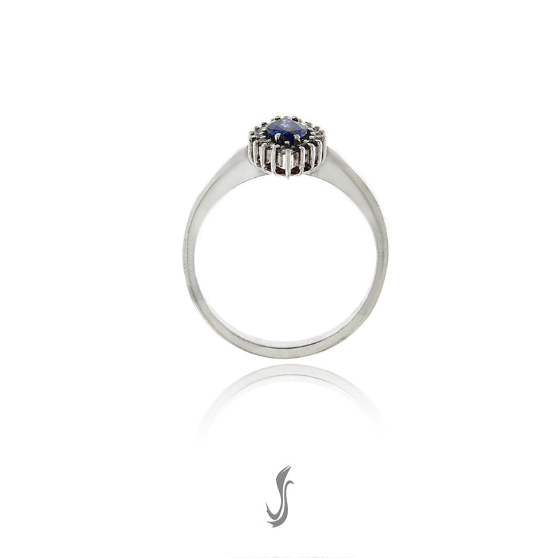 anello in oro con diamanti e zaffiro blu taglio navette